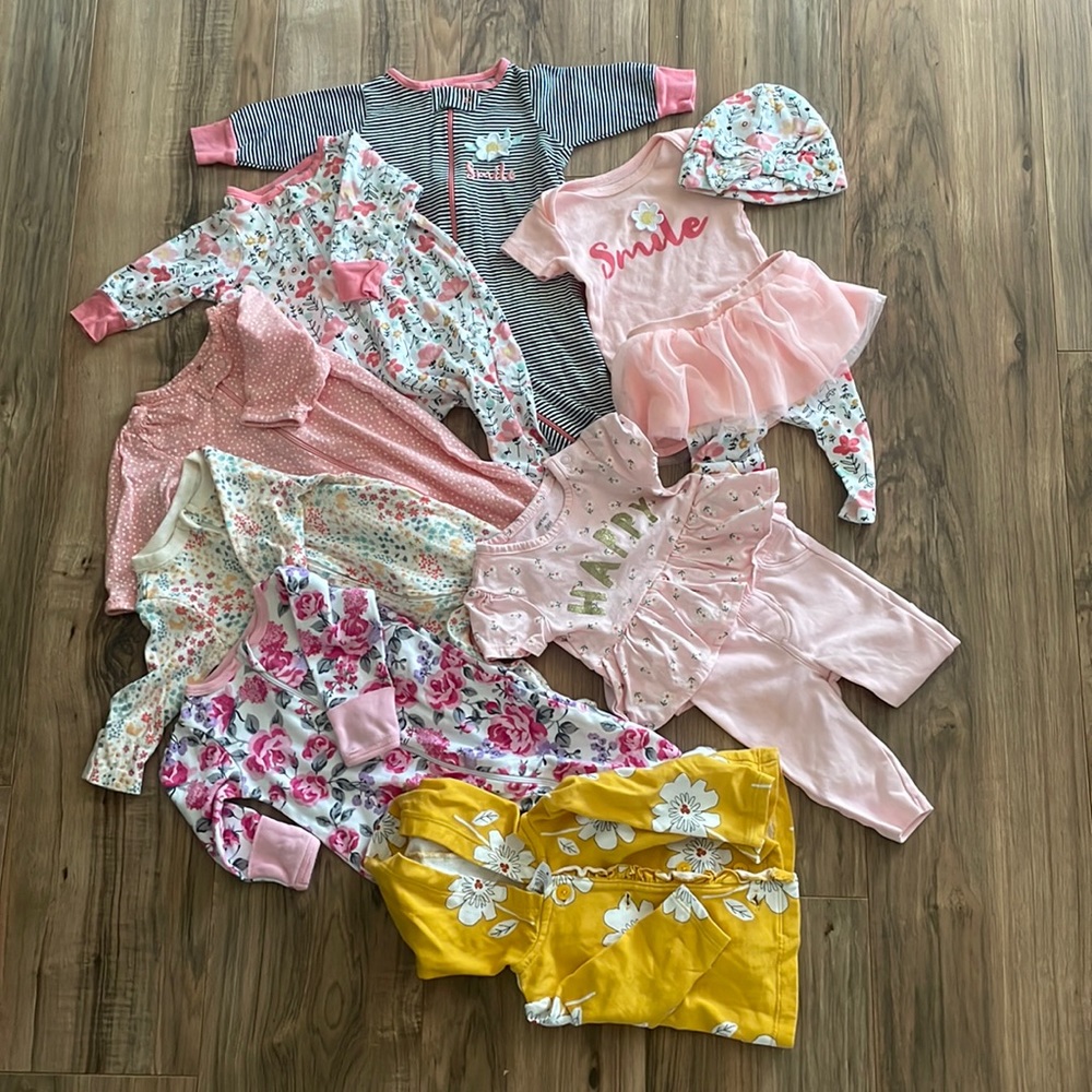 Bundle of 11 baby girl items